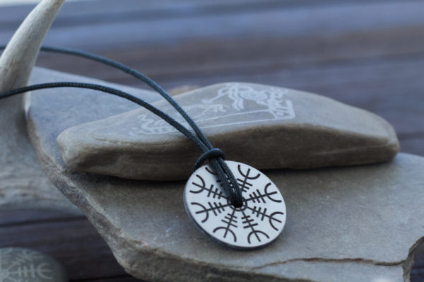 helm of awe pendant
