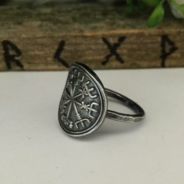 Vegvisir Ring - Silver Viking Compass