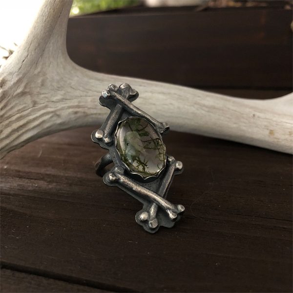 Crossed Bones Ring - Real Moss Resin Cabochon - Size 9