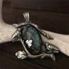 donars-oak-labradorite-pendant-2