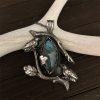 donars-oak-labradorite-pendant-3