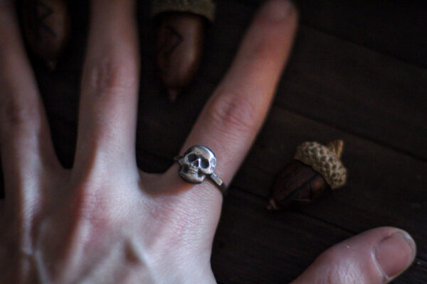 silver-skull-ring-4 silver skull ring