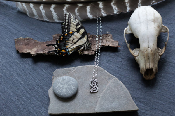 loki necklace Urnes Snakes