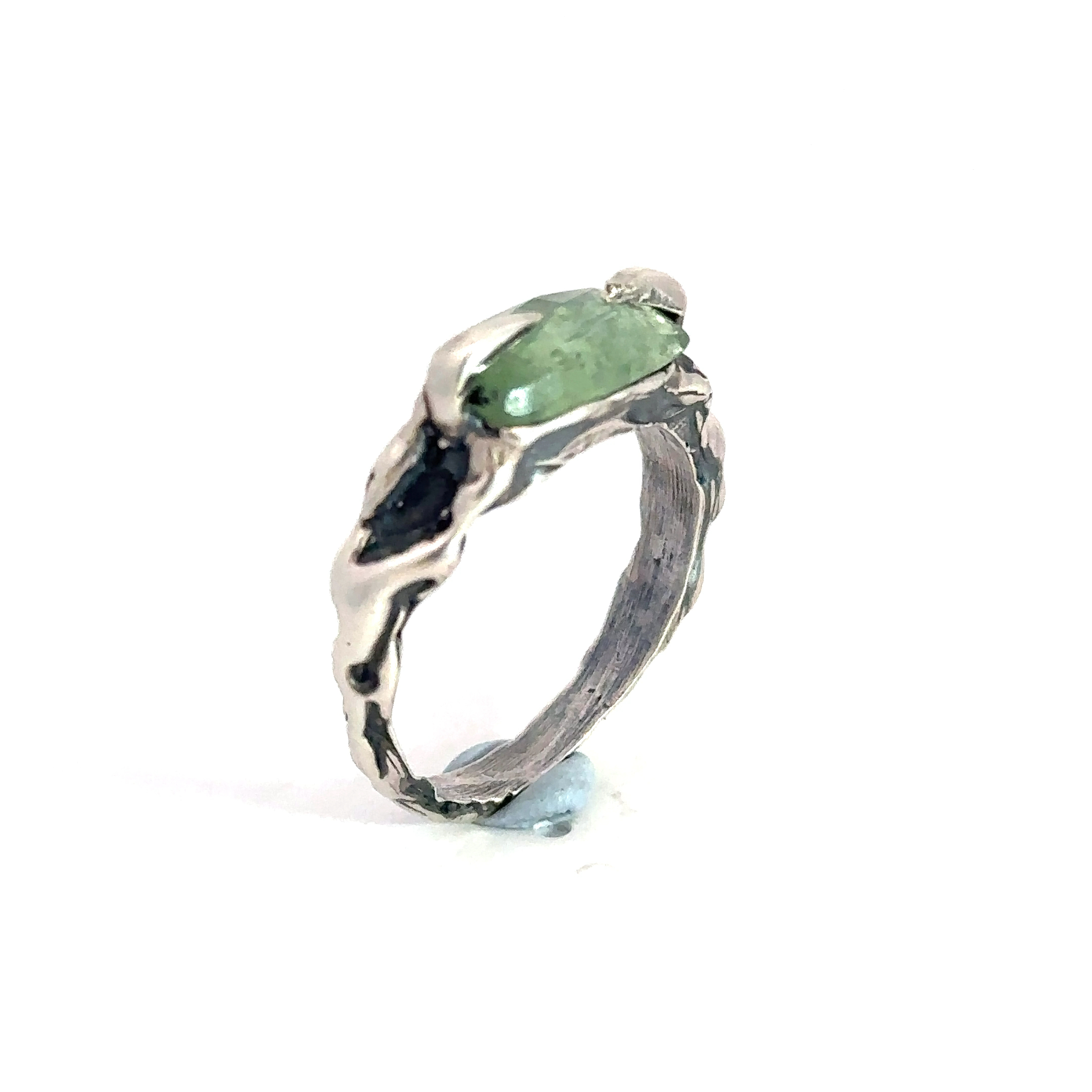 Green Kyanite Vine Ring