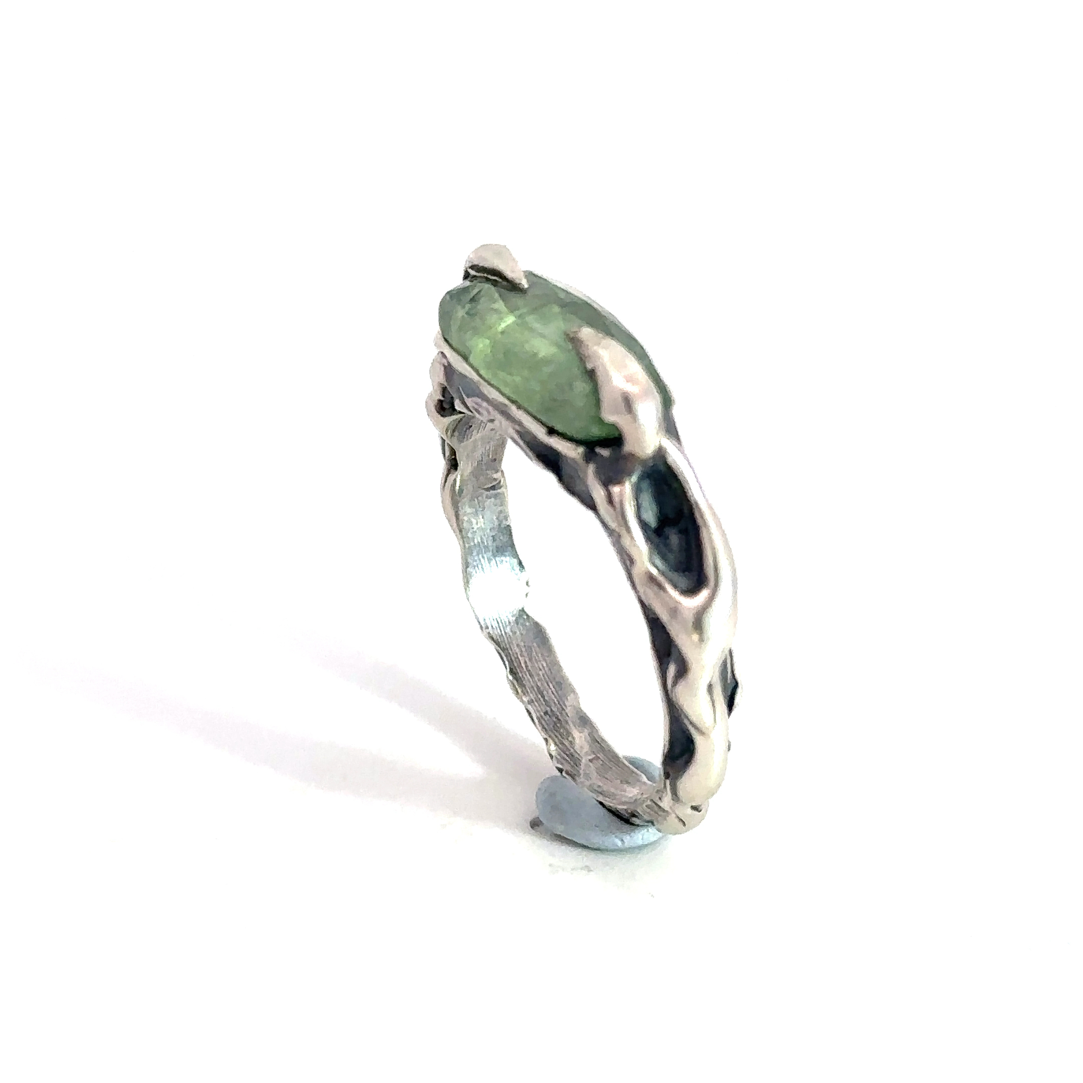 Green Kyanite Vine Ring