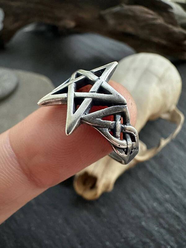 Sterling Silver Celtic Knot Pentagram Ring, Witchy Pagan Jewelry, Wiccan Star Gift for Her, Spiritual Protection Symbol, Statement Band