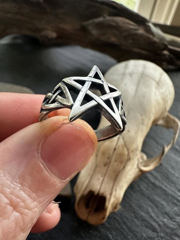 Sterling Silver Celtic Knot Pentagram Ring, Witchy Pagan Jewelry, Wiccan Star Gift for Her, Spiritual Protection Symbol, Statement Band