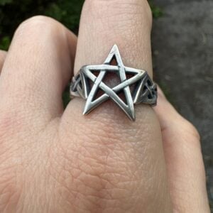 Sterling Silver Celtic Knot Pentagram Ring, Witchy Pagan Jewelry, Wiccan Star Gift for Her, Spiritual Protection Symbol, Statement Band