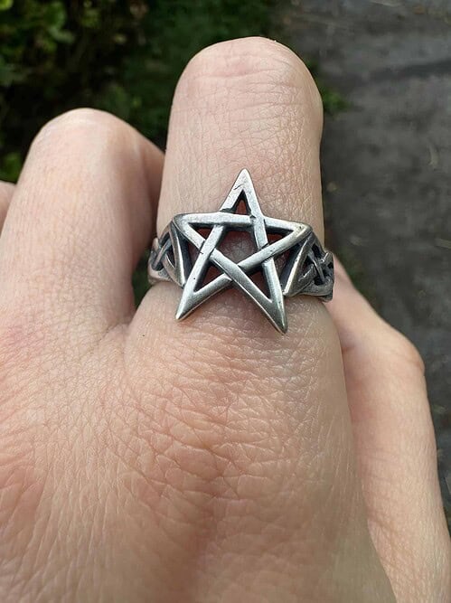 Sterling Silver Celtic Knot Pentagram Ring, Witchy Pagan Jewelry, Wiccan Star Gift for Her, Spiritual Protection Symbol, Statement Band