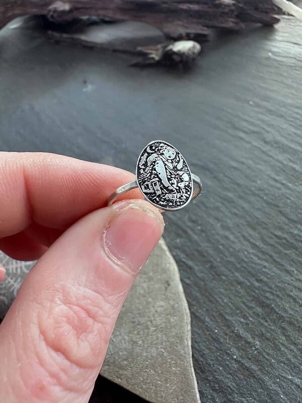 il_fullxfull.7619129534_rszu.jpg Sterling Silver Alice in Wonderland Ring, Storybook Jewelry with White Rabbit House Scene