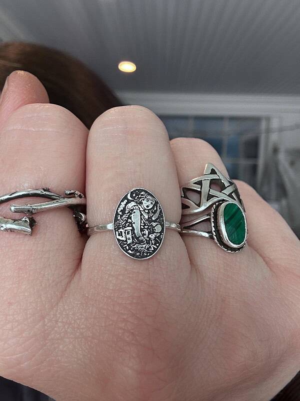 il_fullxfull.7619129770_iylh.jpg Sterling Silver Alice in Wonderland Ring, Storybook Jewelry with White Rabbit House Scene