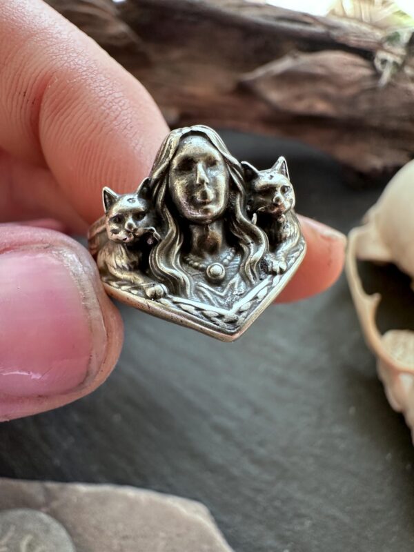 Sterling Silver Freya Freyja Ring with Cats Norse Mythology Goddess Freyja Jewelry Women’s Gift Anniversary Viking Pagan Signet Ring Sterling Silver Freya Freyja Ring with Cats Norse Mythology Goddess Freyja Jewelry Women’s Gift Anniversary Viking Pagan Signet Ring