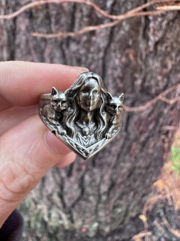 Sterling Silver Freya Freyja Ring with Cats Norse Mythology Goddess Freyja Jewelry Women’s Gift Anniversary Viking Pagan Signet Ring Sterling Silver Freya Freyja Ring with Cats Norse Mythology Goddess Freyja Jewelry Women’s Gift Anniversary Viking Pagan Signet Ring