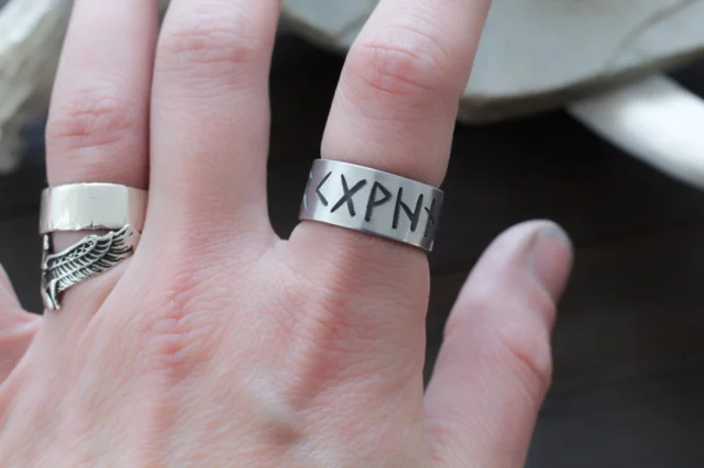 The Norse didn't believe in a fixed destiny. They believed in the Wyrd. 🕸️

Wyrd is often translated as "fate," but it's more like a web that's constantly being woven. Every choice you make, every action, every moment of courage or hesitation... it all adds to the pattern. The past shapes the present, and the present shapes what comes next.

You are both the weaver and the thread.

That's why I love when people choose their own rune for their jewelry. It's not random, it's intentional. Your rune, your meaning, your Wyrd.

What rune would you choose and why? ⬇️

#TheWyrd #NorseFate #ElderFuthark #RuneJewelry #CustomJewelry #VikingJewelry #NorsePagan #HandcraftedSilver #PaganJewelry #TheWickedGriffin