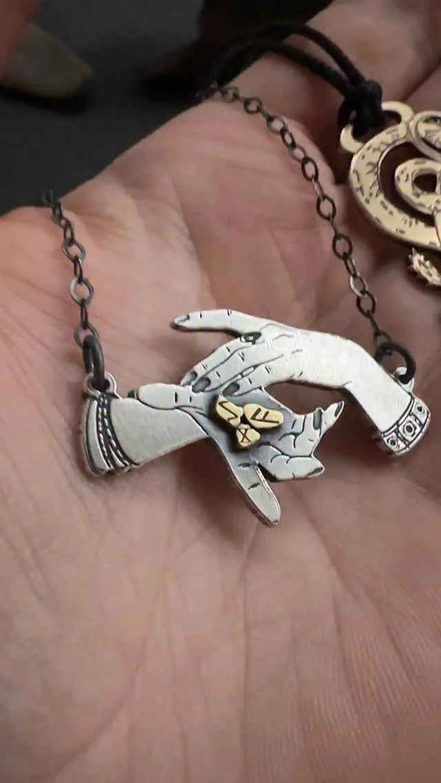 It *finally* looks, feels and smells like October!

And here are some items I’m packing up to ship to their new owners this morning 🎃