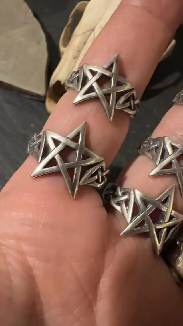 While I welcome the seasonal darkness…it sure is going to make my morning quick videos before I pack up orders very difficult.

So, cheers to what’s left of daylight ❤️